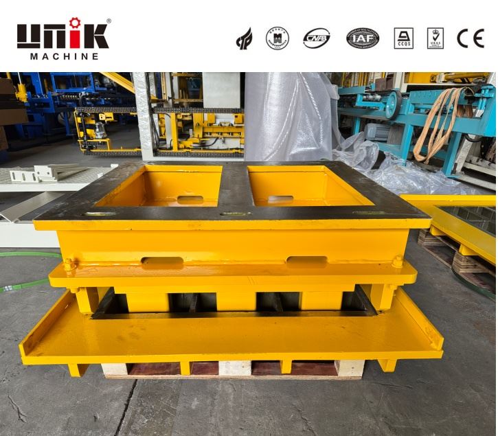 Moules pour blocs de pavage interlock au Sri Lanka